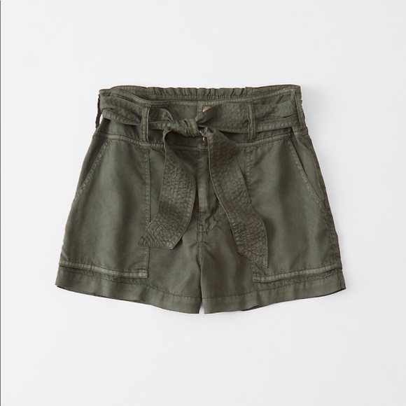 Abercrombie & Fitch Pants - A&F High-waist Shorts